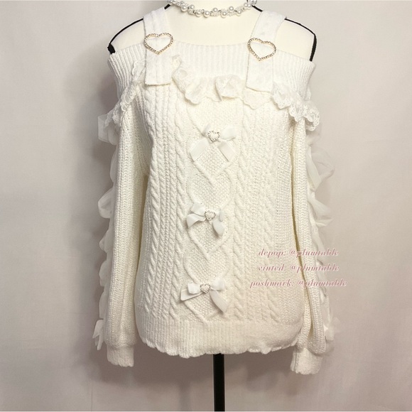 Liz Lisa Sweater - Picture 1 of 7